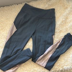 Calia by Carrie Underwood dusty blue and rose gold athleisure leggings XS